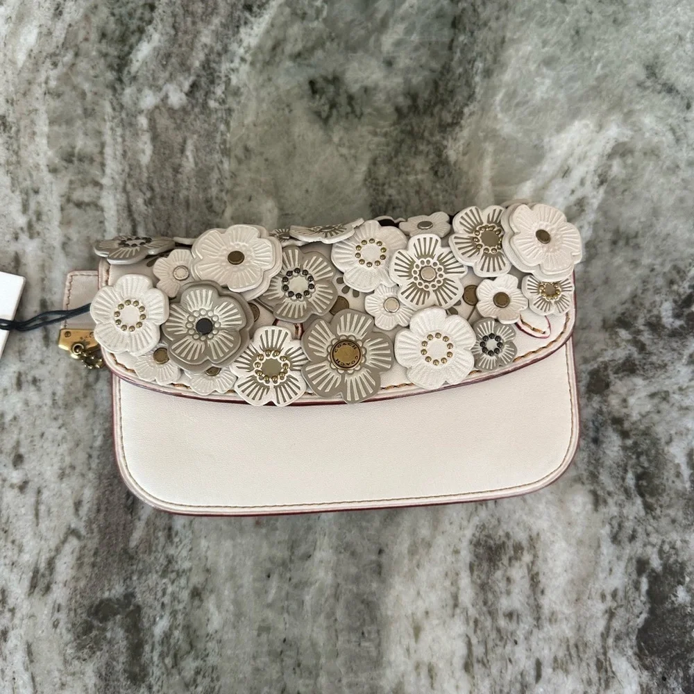 COACH 1941 Tea Rose Clutch Wristlet CHALK NWT